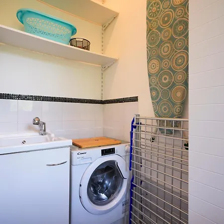 Gli Aquiloni - Steps From The Station Lägenhet *