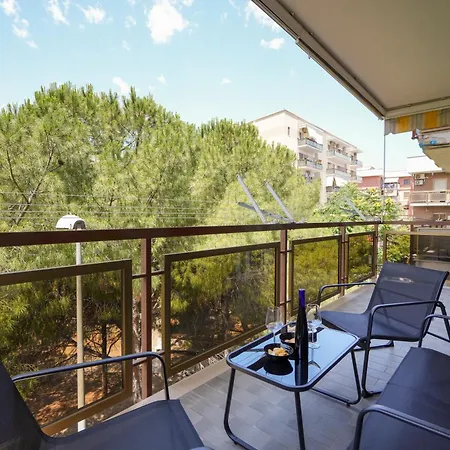 Gli Aquiloni - Steps From The Station Apartament *