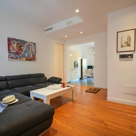 Apartment Guesthost - Gli Aquiloni - Steps From The Station *