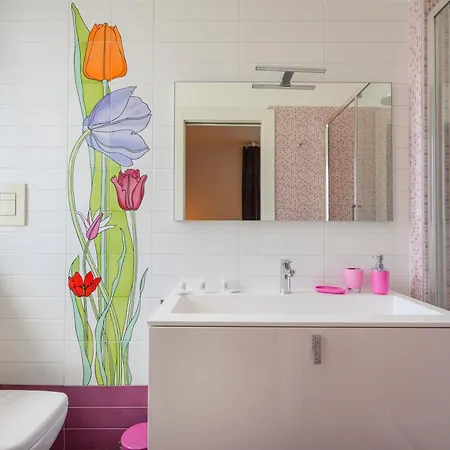 Διαμέρισμα Guesthost - Gli Aquiloni - Steps From The Station