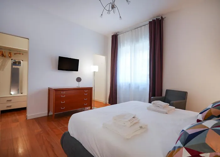 Guesthost - Gli Aquiloni - Steps From The Station Appartement