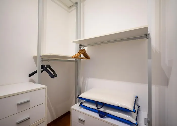 Guesthost - Gli Aquiloni - Steps From The Station * Bari