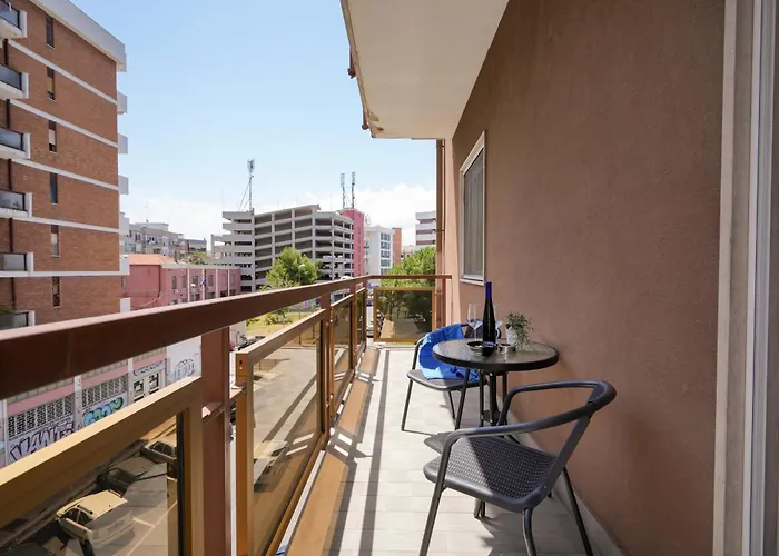 Guesthost - Gli Aquiloni - Steps From The Station Appartement