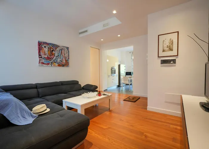 Appartement Guesthost - Gli Aquiloni - Steps From The Station *